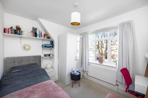 Brittany Road 19 BED 2.jpeg