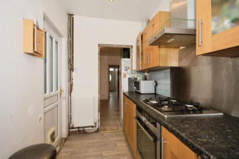 KITCHEN 02.jpg