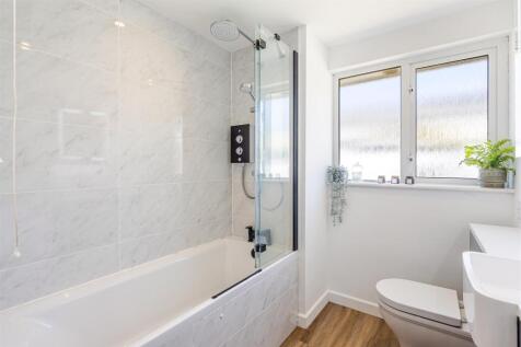 A22 - 13 Town Park, Loddiswell - 250922.jpg