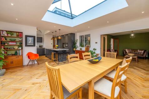 Open plan family area/Kitchen