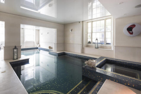 6 bed, 9 bath Town House in London - Photo 22