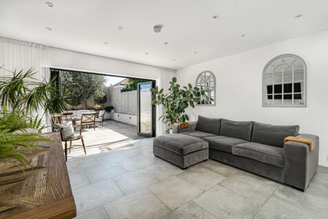 Kitchen/Reception