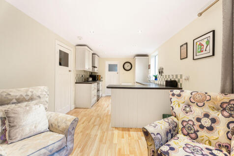 Kitchen / Living Area