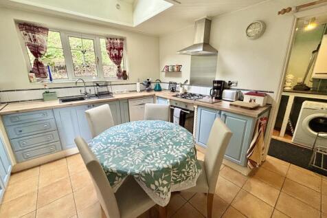 Kitchen / Breakfast Room
