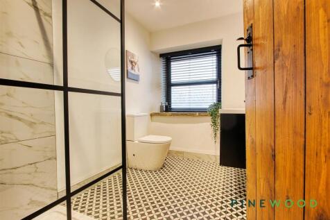BARN/ANNEXE - SHOWER ROOM