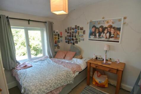 Bedroom 3 FF rear.JPG