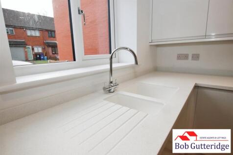 LUXURY "L" SHAPED OPEN PLAN FITTED KITCHEN/DINER/L