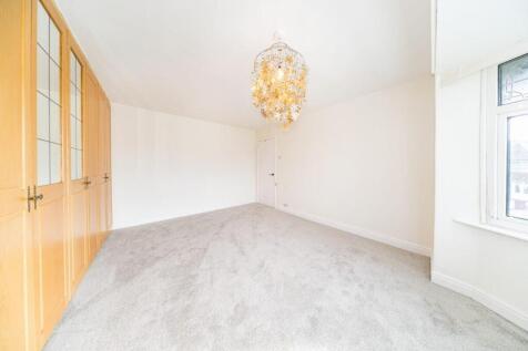 55 Fairholme Avenue bedroom 1 2.jpg