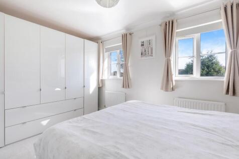 DE BURGH GARDENS (3).jpg