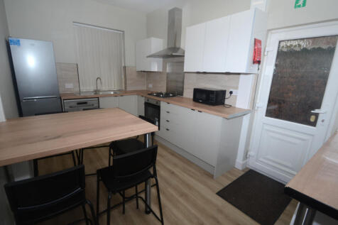 5 Bedroom Terraced in M14 6NA