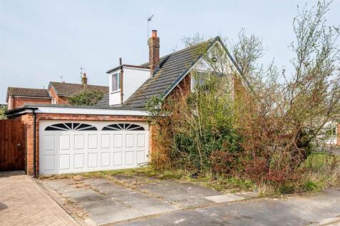 Garage/Driveway