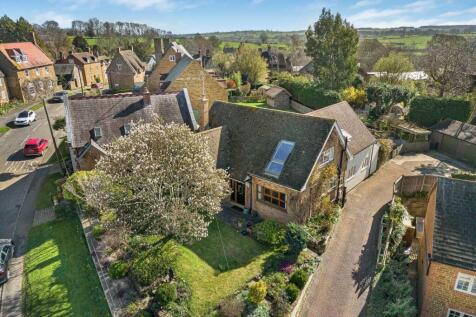 Hillrise, School Hill, Newnham