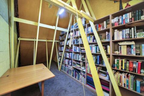 STUDY/LIBRARY/LOFT SPACE