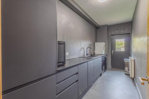 7 bed, 6 bath Detached Villa in Glasgow - Photo 23