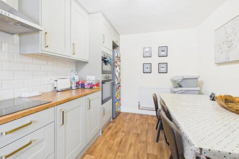 CAM04968G0-PR0088-STILL006