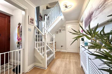 Inviting Reception Hall 016