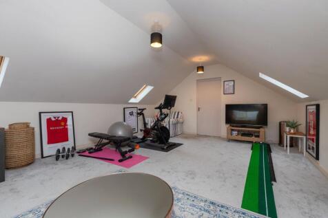 4 bed, 3 bath Detached in Glasgow - Photo 77