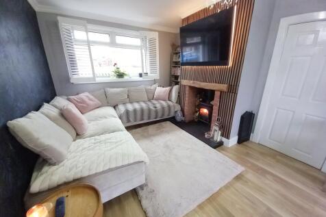LOUNGE AND DINING ROOM
