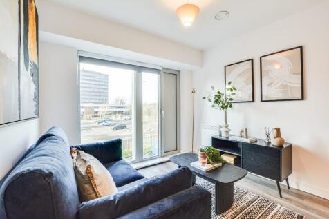 Stunning New Development. Panoramic Views. Furnished Apartments. Bosch Kitchen Appliances. One Bedroom. Secure Post Room. Modern Development.