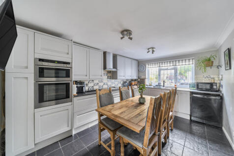 1375881-8-69147f2...