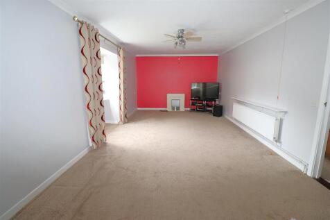 LOUNGE 1.JPG