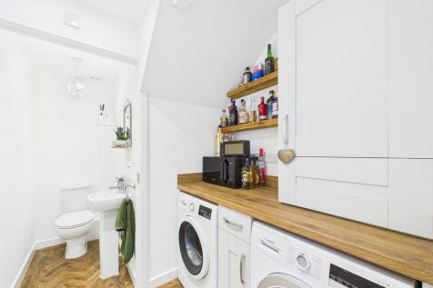 10 Howes Road, Br...