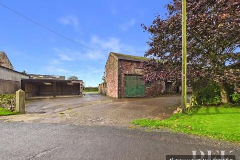 Detached Barn and Additional Outbuildings