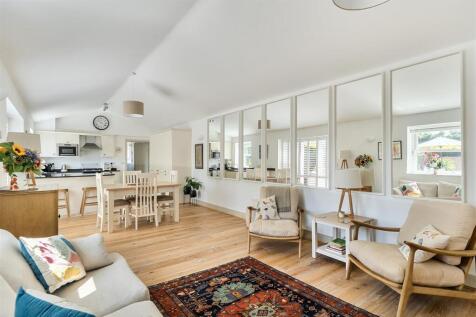 Sitting/Dining/Kitchen