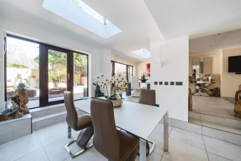 Dining Room (Main).jpg