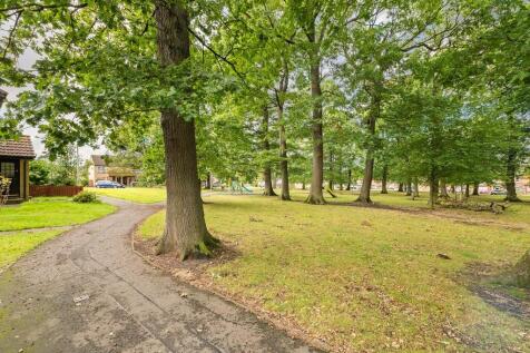 63 Bishops Park 2...