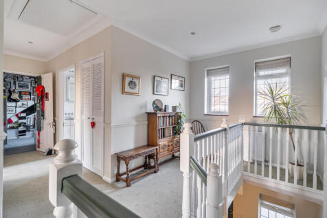 1381989-19-691b6f...