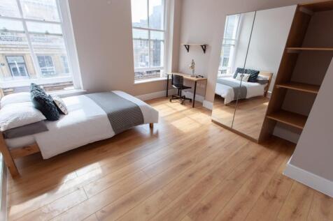4 Bedroom Flat in L1 9AS