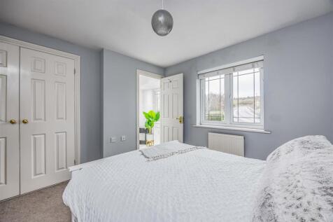1 Caer Peris View, Portchester-Small-PorticoMarket