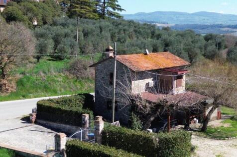 Tipico casale in pietra