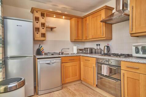 Well-presented 2 bed, 2 bath property in the popular Dalry area. Bright open-plan living, modern kitchen, two double bedrooms (one en-suite) and excellent transport links. Contact Cox & Co: