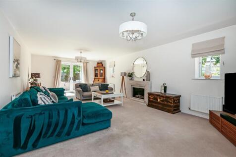 5 Sycamore Close -31.jpg