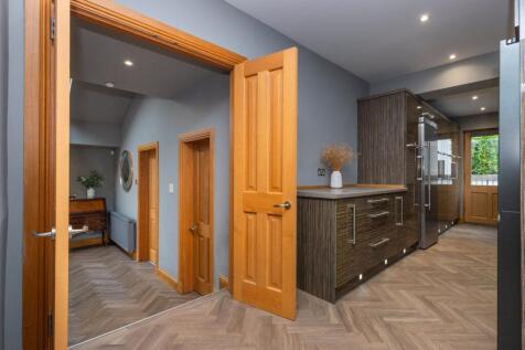 4 bed, 3 bath Detached in Glasgow - Photo 24