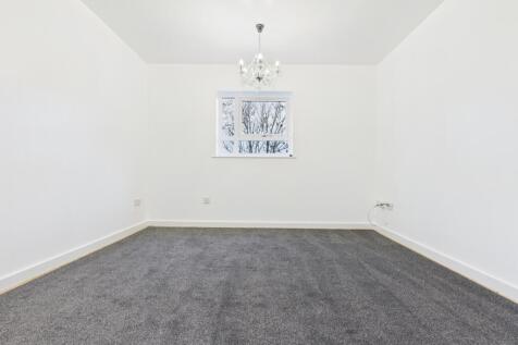 CAM03729G0-PR0176-STILL005