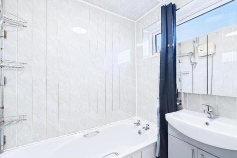 CAM01909G0-PR0440-STILL022