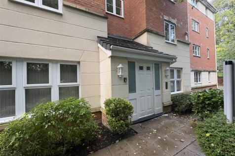 2 Bedroom Flat in WN7 4BG