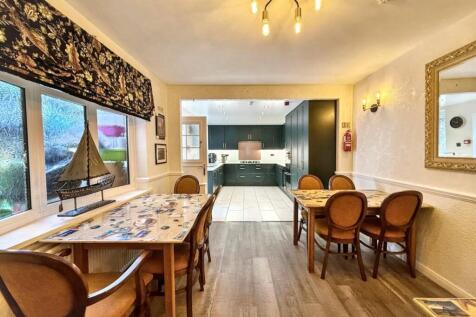 117 front - guest dining room.jpg