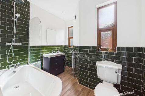 CAM03852G0-PR0425-STILL017