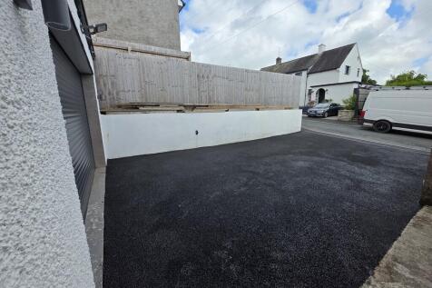 Garage and Off Ro...