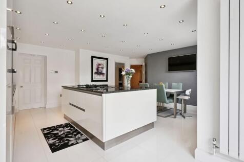 Kitchen / Breakfast Room