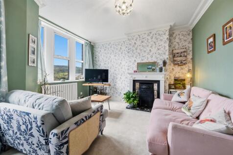Sitting Room - fireplace.jpg
