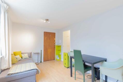 AVAILABLE 30th September. This large studio apartment is based in a quiet residential mews close to Fulham Palace Road. The property has wood floor throughout, a separate full size kitchen, built in w
