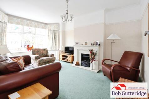 BAY FRONTED LOUNGE