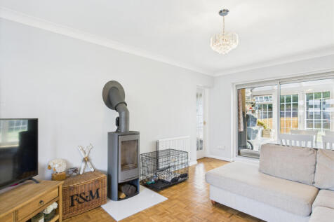 CAM01354G0-PR0558-STILL008