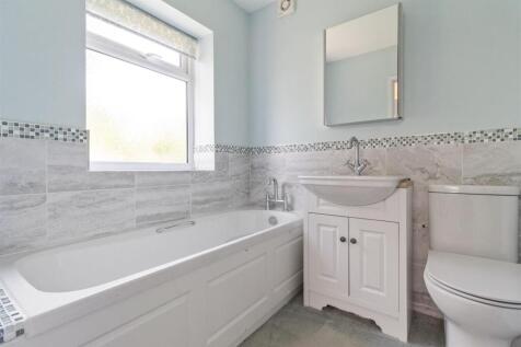 15 Foamcourt Waye_007.JPG