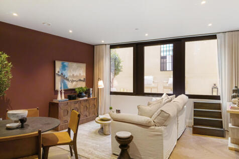 Molyneux St-110.jpg